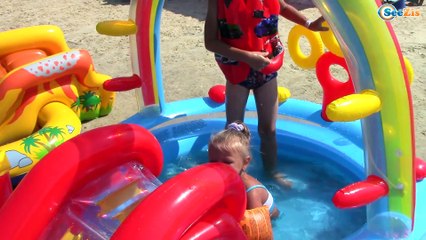 Ярослава и Игорек показывают свой БАССЕЙН POOLS for children entertainment