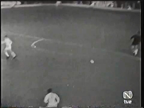 24.03.1971 - 1970-1971 UEFA Cup Winners' Cup Quarter Final 2nd Leg Real Madrid 2-0 Cardiff City FC