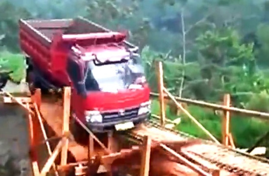 This Is Why You Let Experts Build Bridges