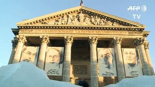 Ice blocks from Greenland placed in front of Paris' Pantheon