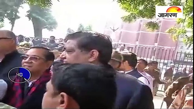 किसको मिलेगी साइकिल, देखें पूरी खबर '60 सेकेंड' में