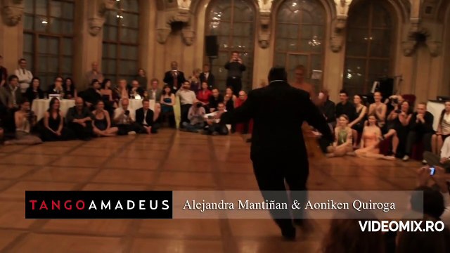 Cand a pasit pe scenă au ras de el ca este GRAS, dar in doar cateva secunde le-a inchis gura.