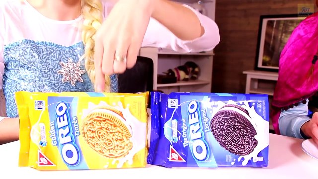 Frozen Elsa Spiderman OREO CHALLENGE! w/ Joker Maleficent Princess Anna Rapunzel! Superher