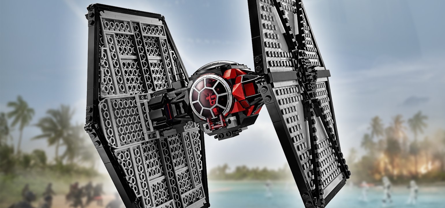 Montando un Tie-Fighter de Lego
