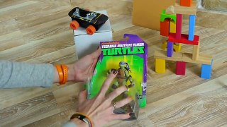 LOOK AT HIM GO! - Teenage Mutant Ninja TURTLE TOY demo!