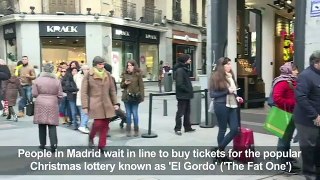 Spainiards queue for 'The Fat One' lottery
