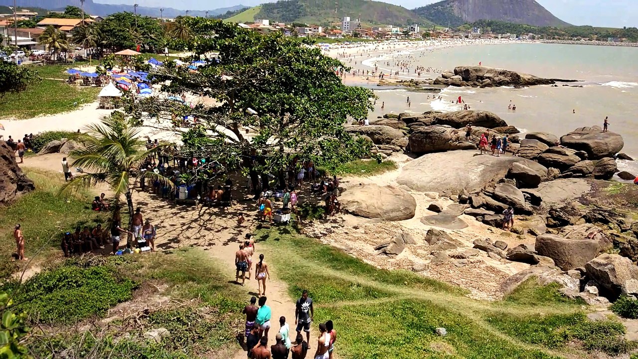 Praia de Itaipava em Itapemirim, ES