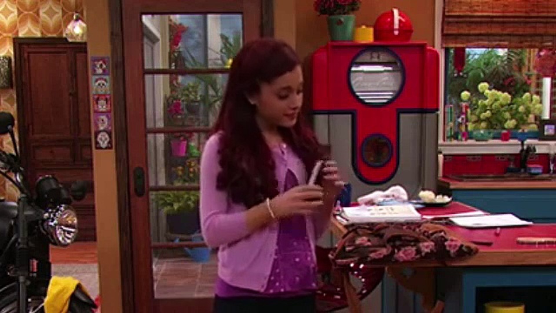 Sam And Cat S01E12 Motorcycle Mystery