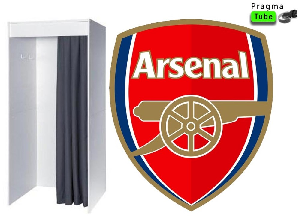 Essayage du survêtement junior Puma du club anglais Arsenal Football Club