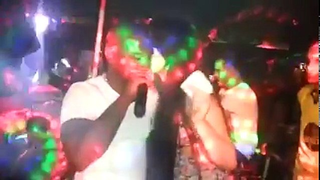 يحصل في تونس .... شوفو الفلوس وين ماشية !!! ولات النساء هي الي ترشق على الرجال