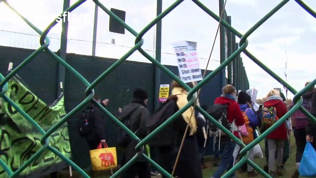 Activists protest for closure of immigration removal centre