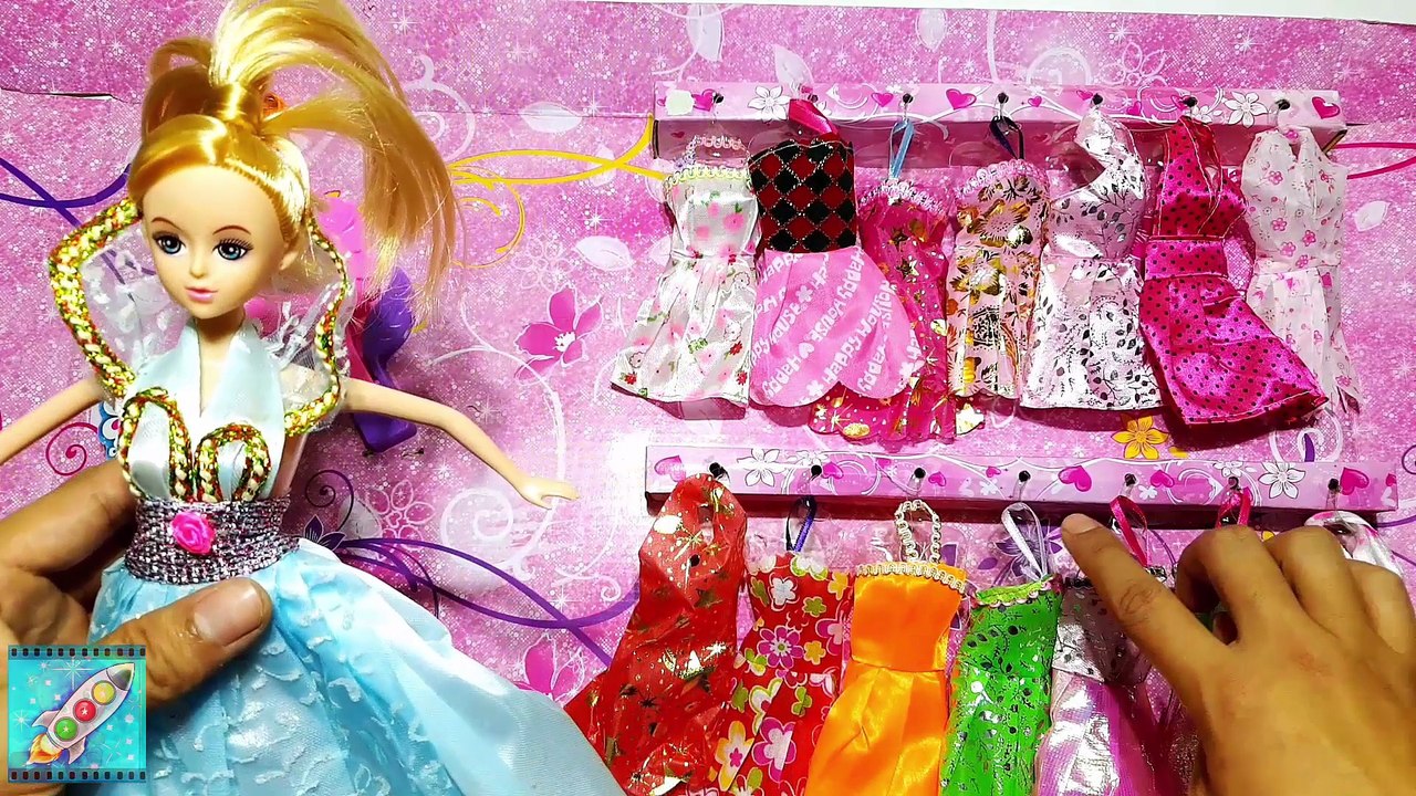 Beautiful-baby-doll-has-replaced-2-splendid-dress-to-a-party-kids-learning-tv