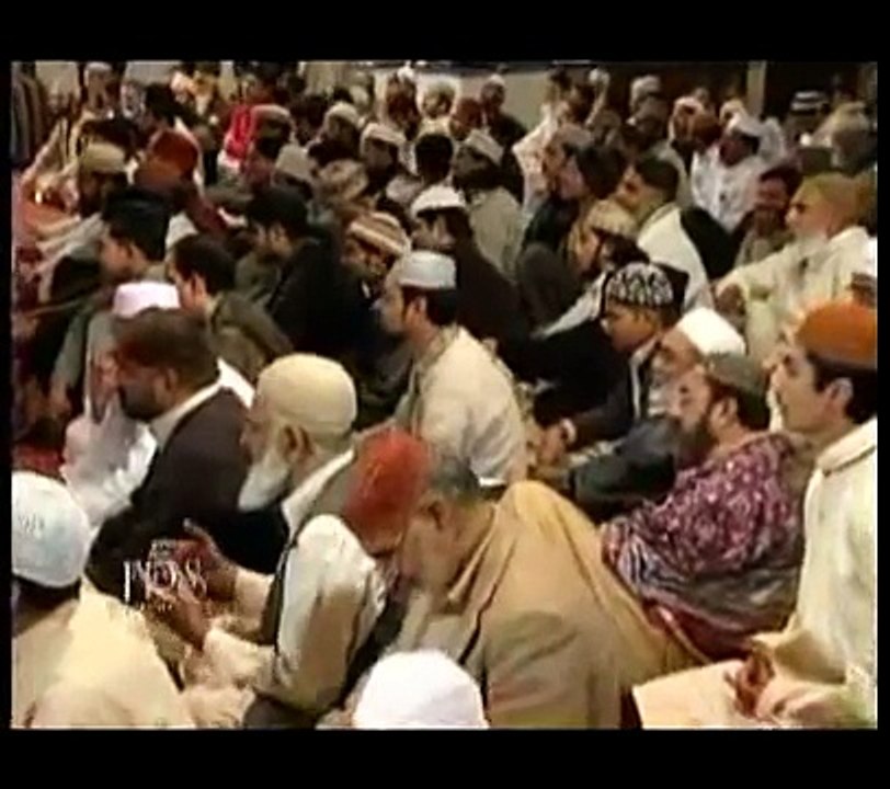 Dar-e-Nabi Per Ye Umar Beetay(1)