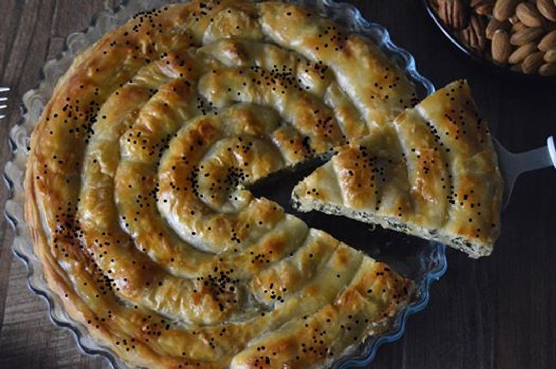 Börek , Böreği , Byrek , Burek , Lakror , Bourekas , Burricche ,Çibörek ...