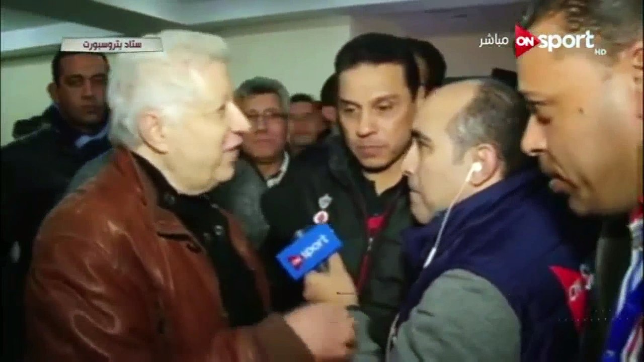 لحظة احتضان مرتضى منصور لحسام البدرى عقب لقاء القمة 29-12-2106