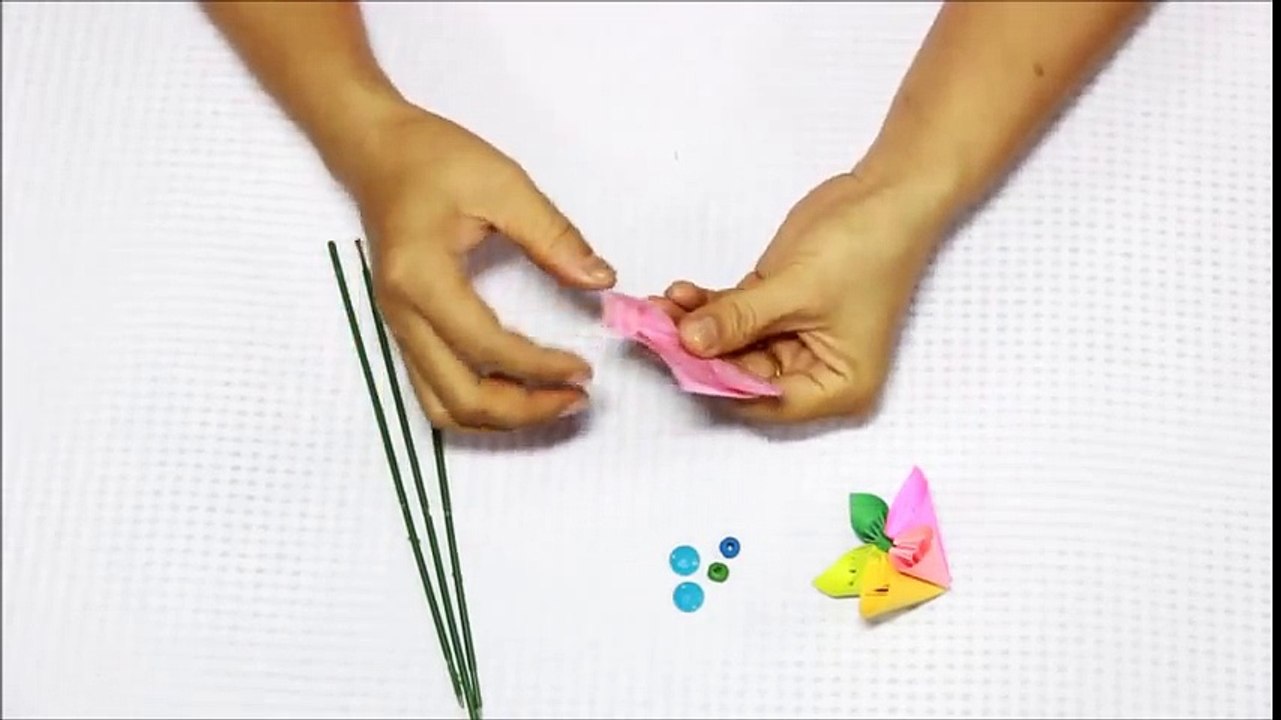 Cách làm hoa anh đào bằng giấy
