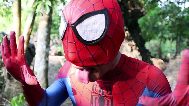 Spider-man vs Vampire w/ Frozen Elsa , Joker , Pink Spidergirl , Anna ! Fun Superhero IRL :)