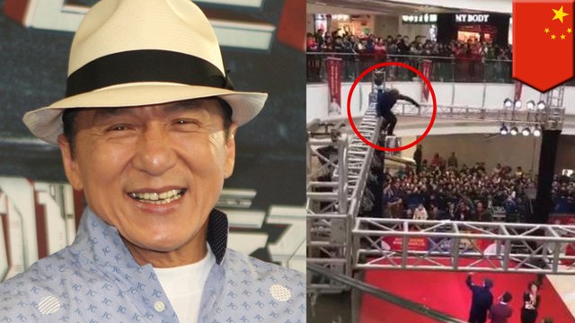 ジャッキー・チェンの熱狂的ファン？男性がステージにダイブ　中国
