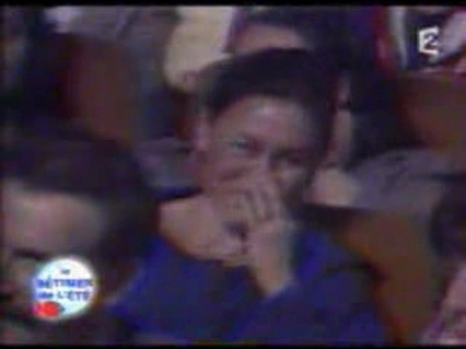 Bétisier L'ecole des fans cracher jacques martin