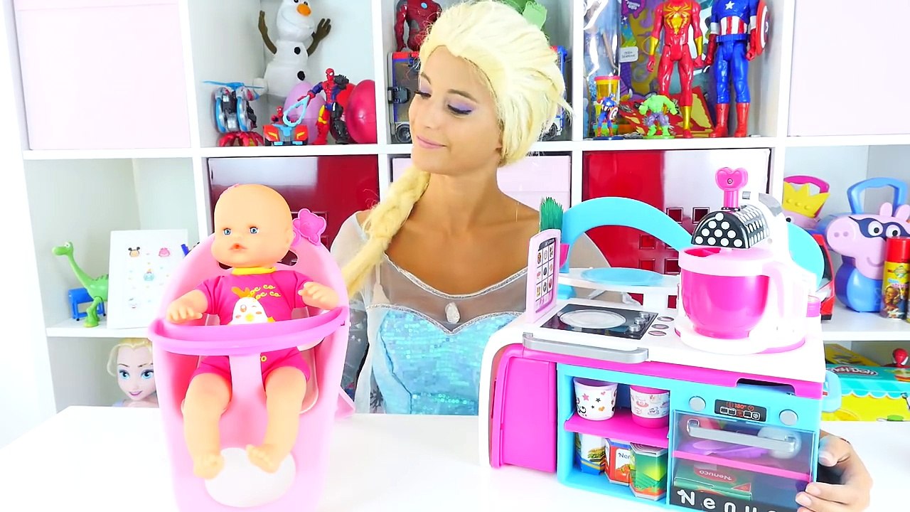 Disney Frozen Elsa in Real life has Breakfast with her baby - Toy kitchen for kids-O6g-2ePPJQQ