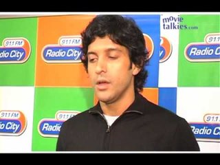 Farhan charms FM waves!
