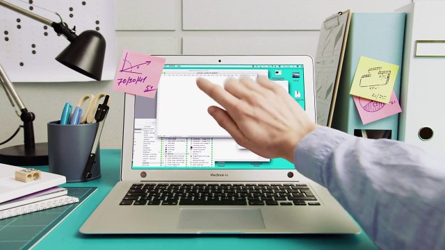 AirBar, el gadget que convierte en táctil la pantalla del Macbook Air 13