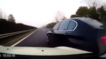 Road rage entre une BMW et une Mini Cooper.