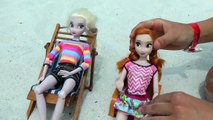 CRAB Encounter! Toddlers ELSA & ANNA at Beach - Afraid of CRABS - Mystery Treasure - Shopkins-Nsu0rMxiUYo