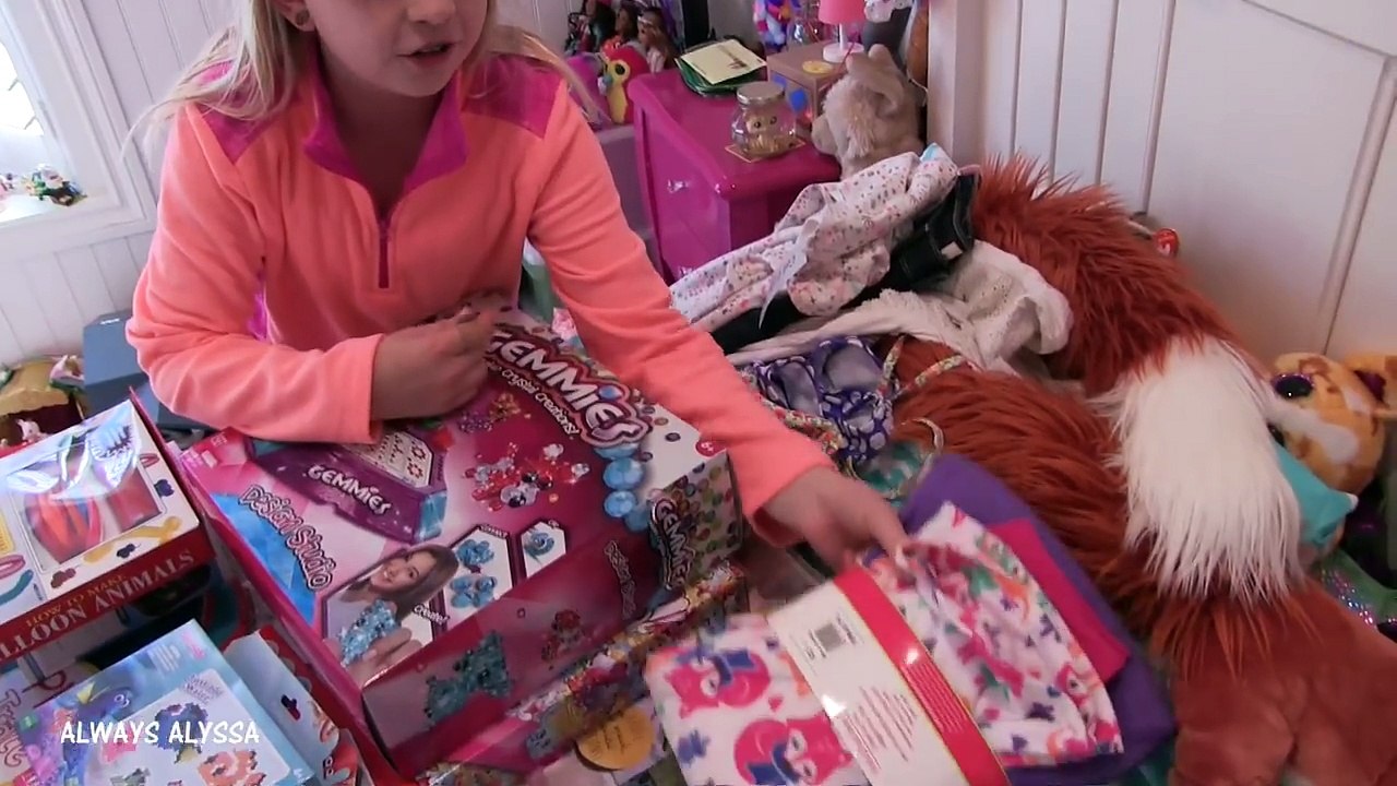 WHAT I GOT FOR CHRISTMAS!!  Alyssa's Christmas Presents Haul 2016-U1zbxSllm5M