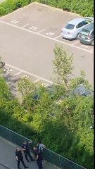 La Police de Lille sud qui jette un téléphone d'un mineur
