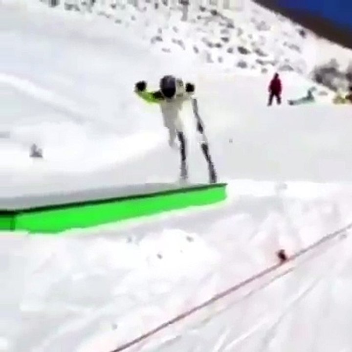 Vidéo, ces chutes retentissantes qui vont laisser de beaux souvenirs aux skieurs.