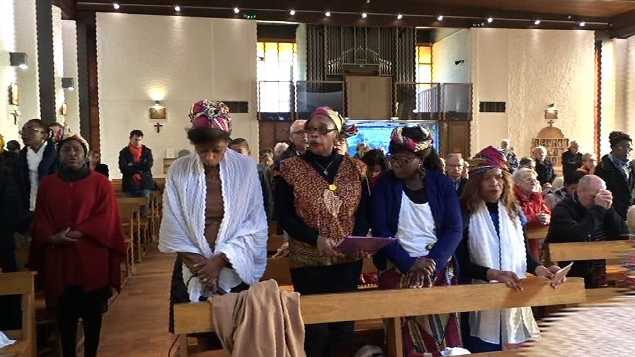 5 ans de sacerdoce du père Amédée-7-Communion