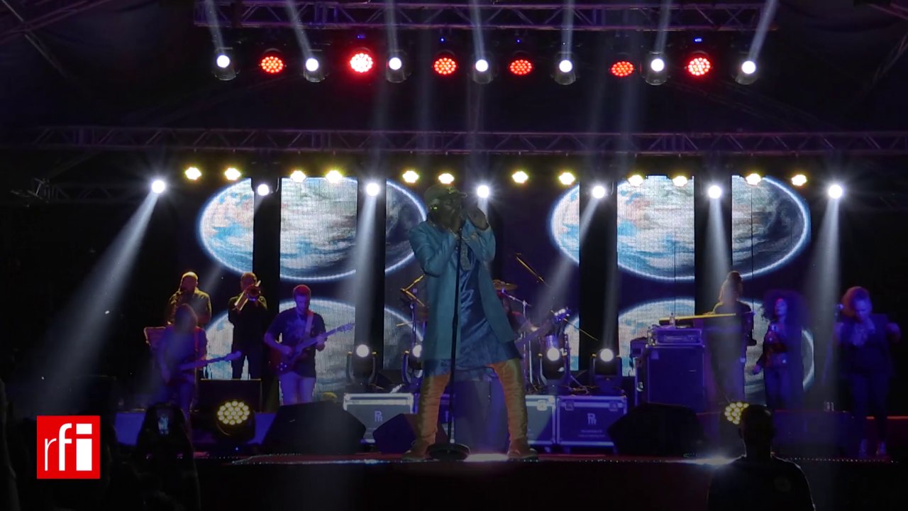 Alpha Blondy, "Politiki mani" (La politique est ingrate)