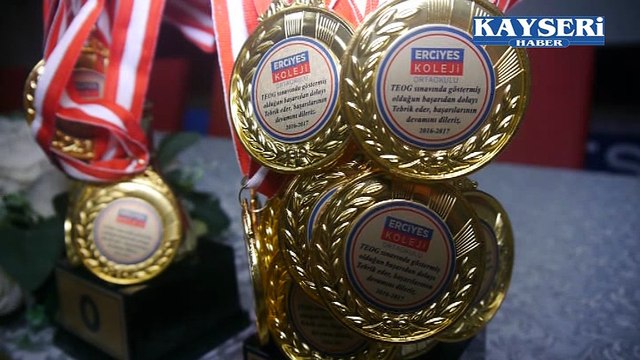 ERCİYES KOLEJİ TEOG KAHRAMANLARINI ÖDÜLLENDİRDİ
