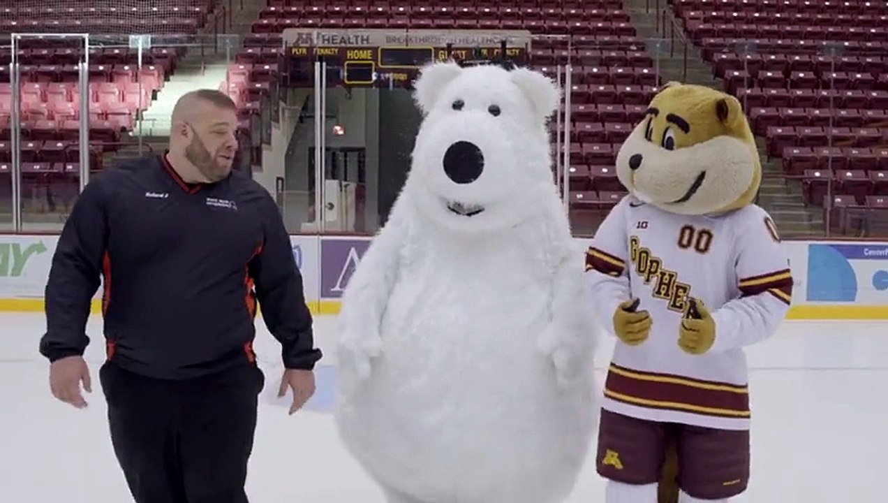 L'énorme chute d'un ours polaire pendant un tournage d'une publicité !