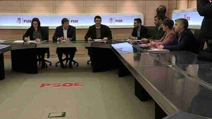 La gestora del PSOE se reúne para convocar el Comité Federal del día 14