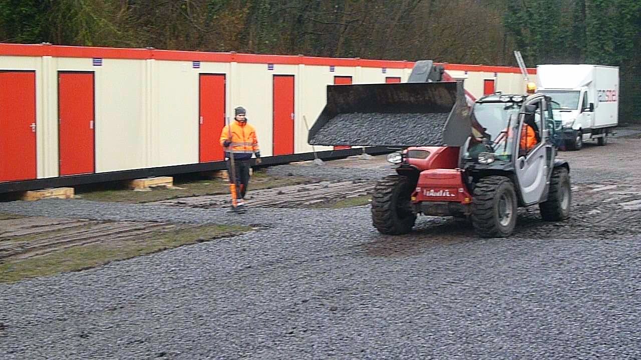 L'installation des modules à l'école communale du Centre Hornu