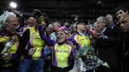 Un francés de 105 años establece un récord mundial de la hora en bicicleta