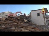 Amatrice - Terremoto. Demolizione casa (04.01.16)