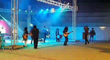 3 taal band live at qadafi stadium lahore . vicky hussain