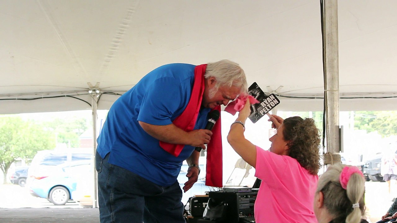 Bryan Clark sings 'Honky Tonk Angel' Elvis Week 2016