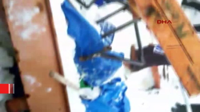 Konya'da pazar yerinin çatısı çöktü