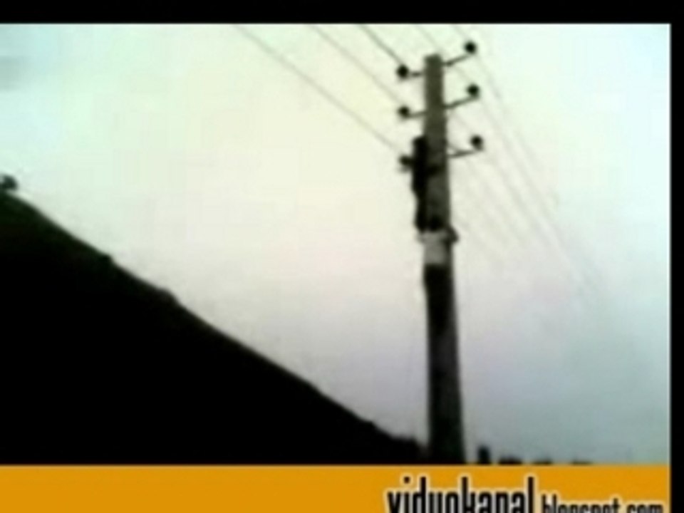 3 people on a pole get electrocuted