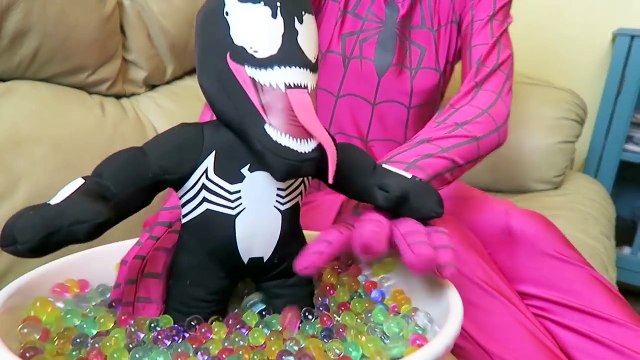 Pregnant Frozen Elsa vs Poop Baby Potty Training w/ Spiderman vs Frozen Elsa Joker - Disney Princess