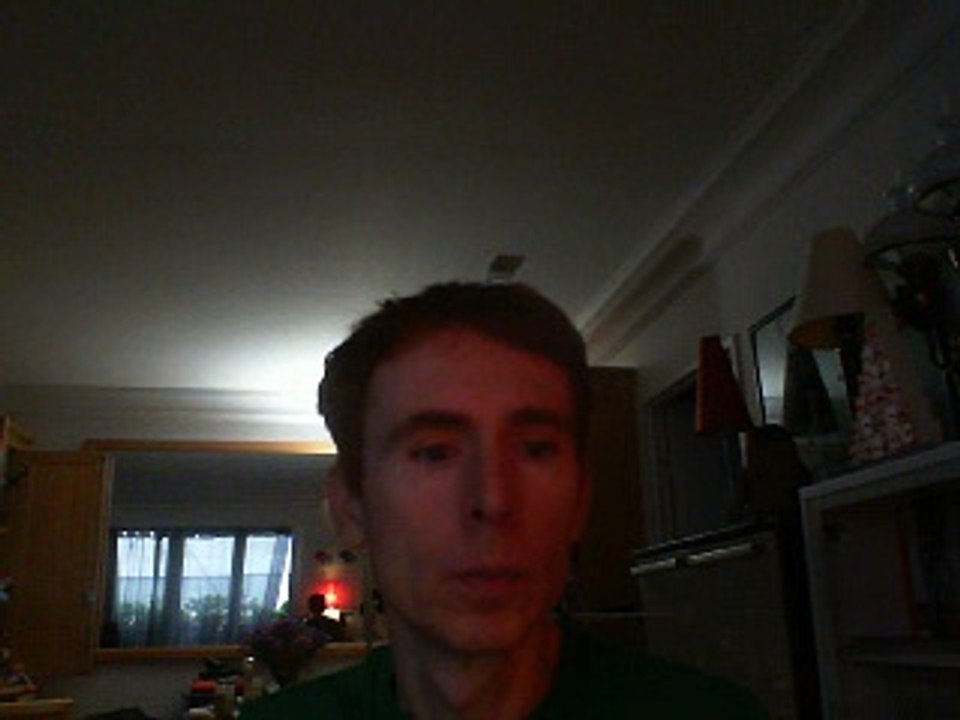 Wiwi égratigne "fantasy girl" de Johnny O