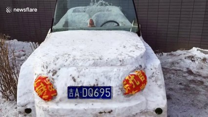 Security guards create 'snow convertible’ in northern China