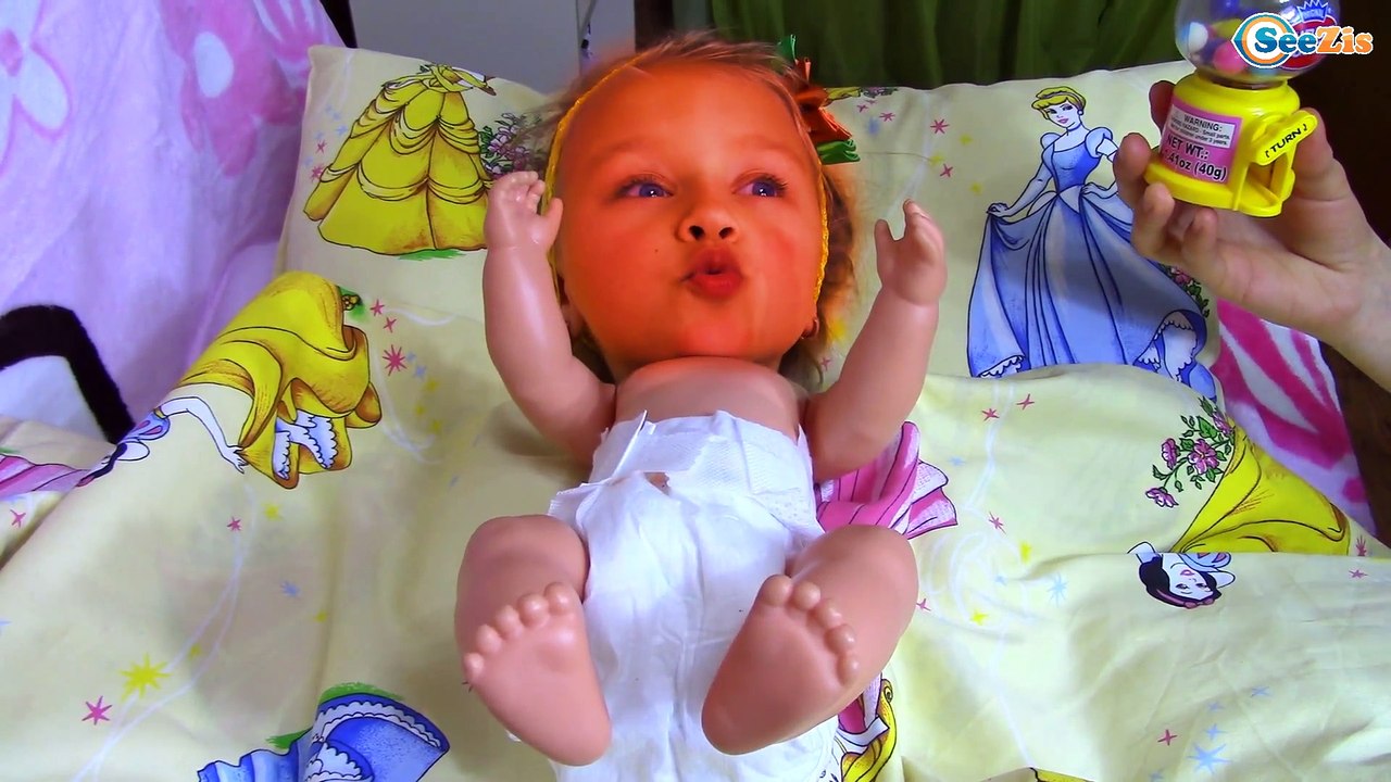 Маленькая Вредная Ярослава меняет свой Цвет! Веселые Какашки Bad Baby Crying and Lollipop Tiki Taki