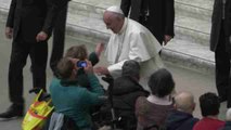 El papa recibe a cientos de afectados por los terremotos de Italia de 2016