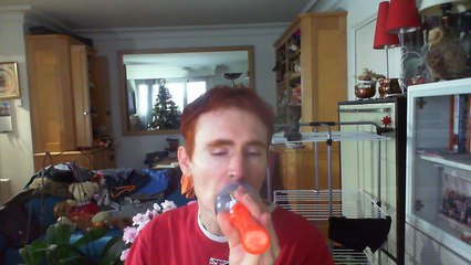 Wiwi égratigne "small world" d'Idina Menzel