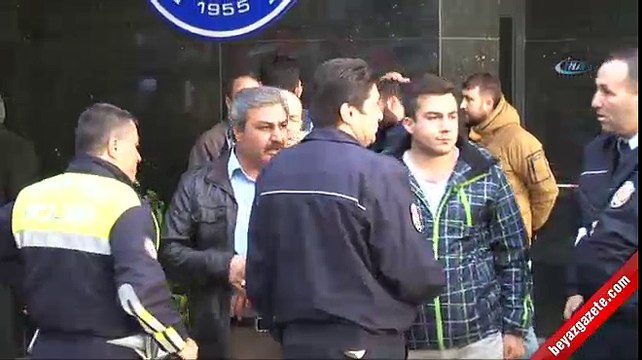 Şehit polisin eşi gözyaşları içinde hastaneden ayrıldı